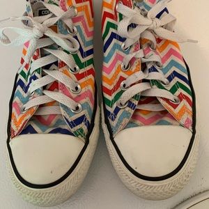 Chevron converse